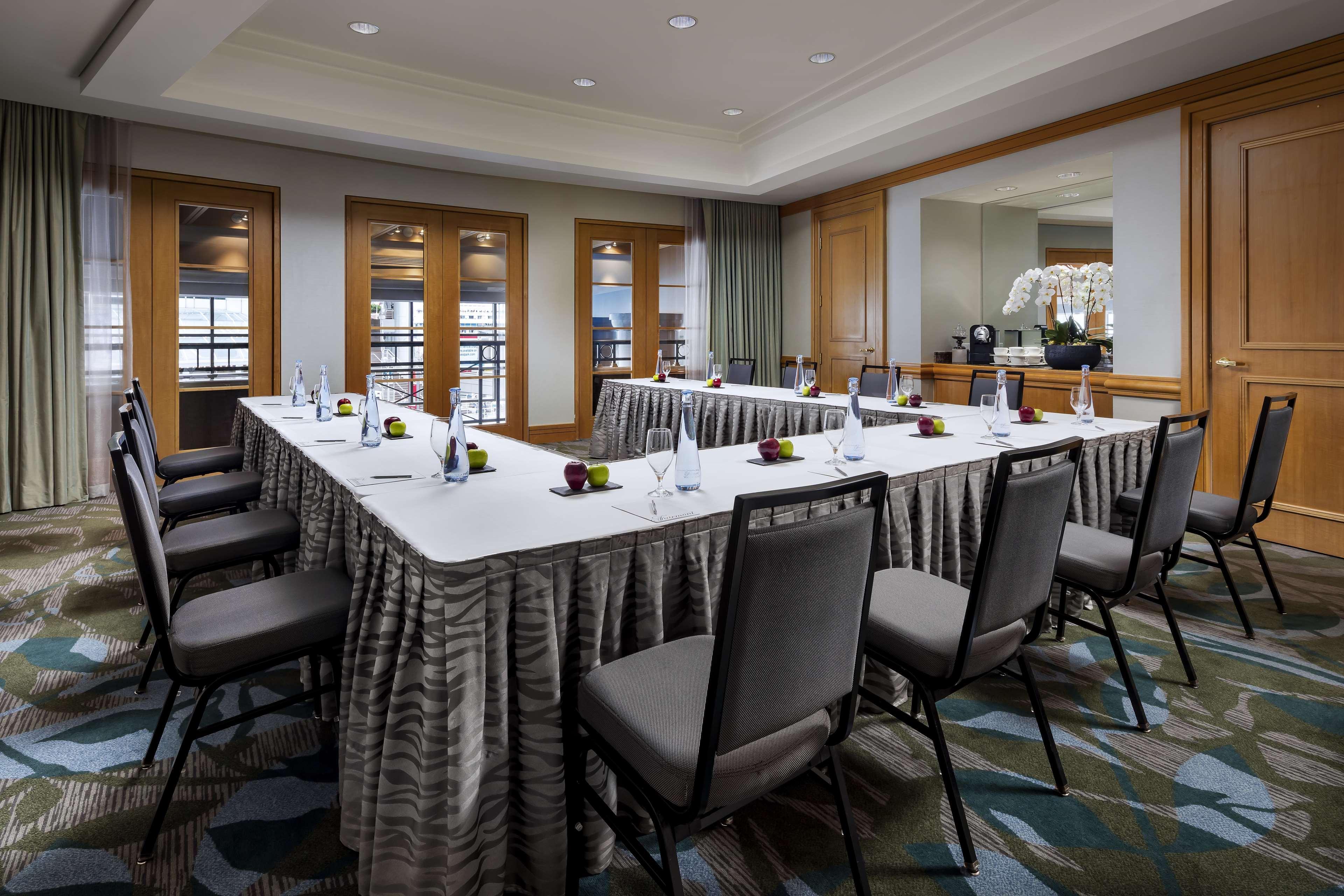 แฟร์มอนต์ วอเตอร์ฟรอนต์ Hotel แวนคูเวอร์ ภายนอก รูปภาพ Meeting room