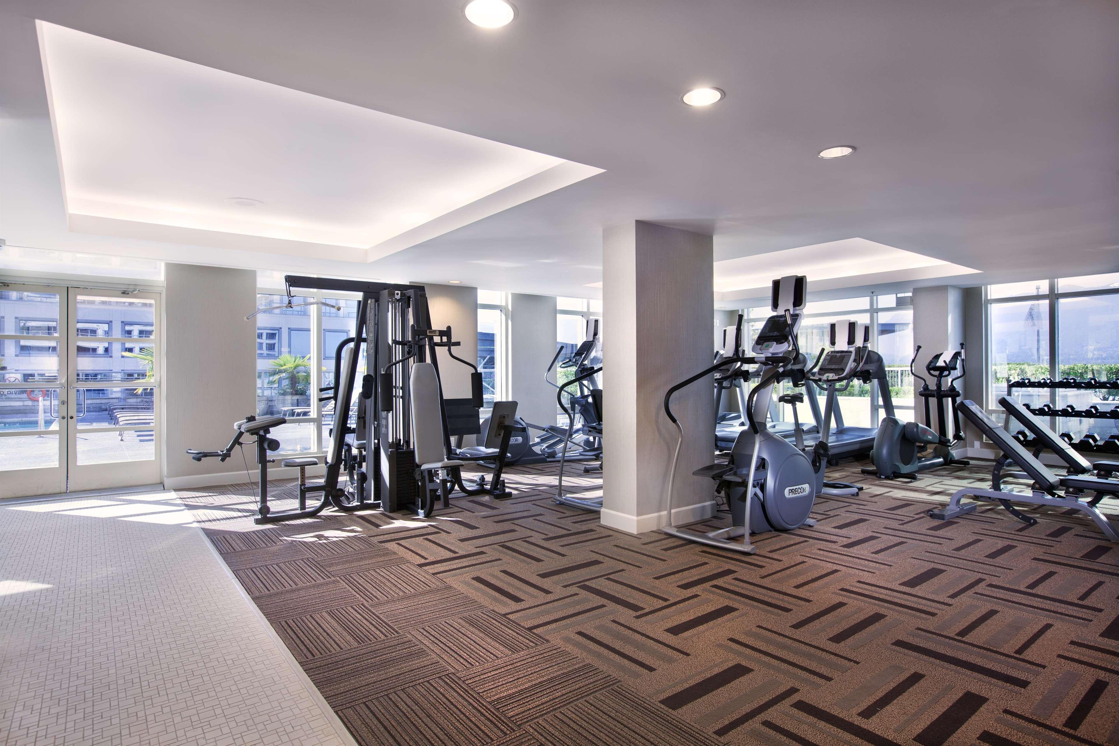 แฟร์มอนต์ วอเตอร์ฟรอนต์ Hotel แวนคูเวอร์ ภายนอก รูปภาพ The gym at the 1001 Olympic