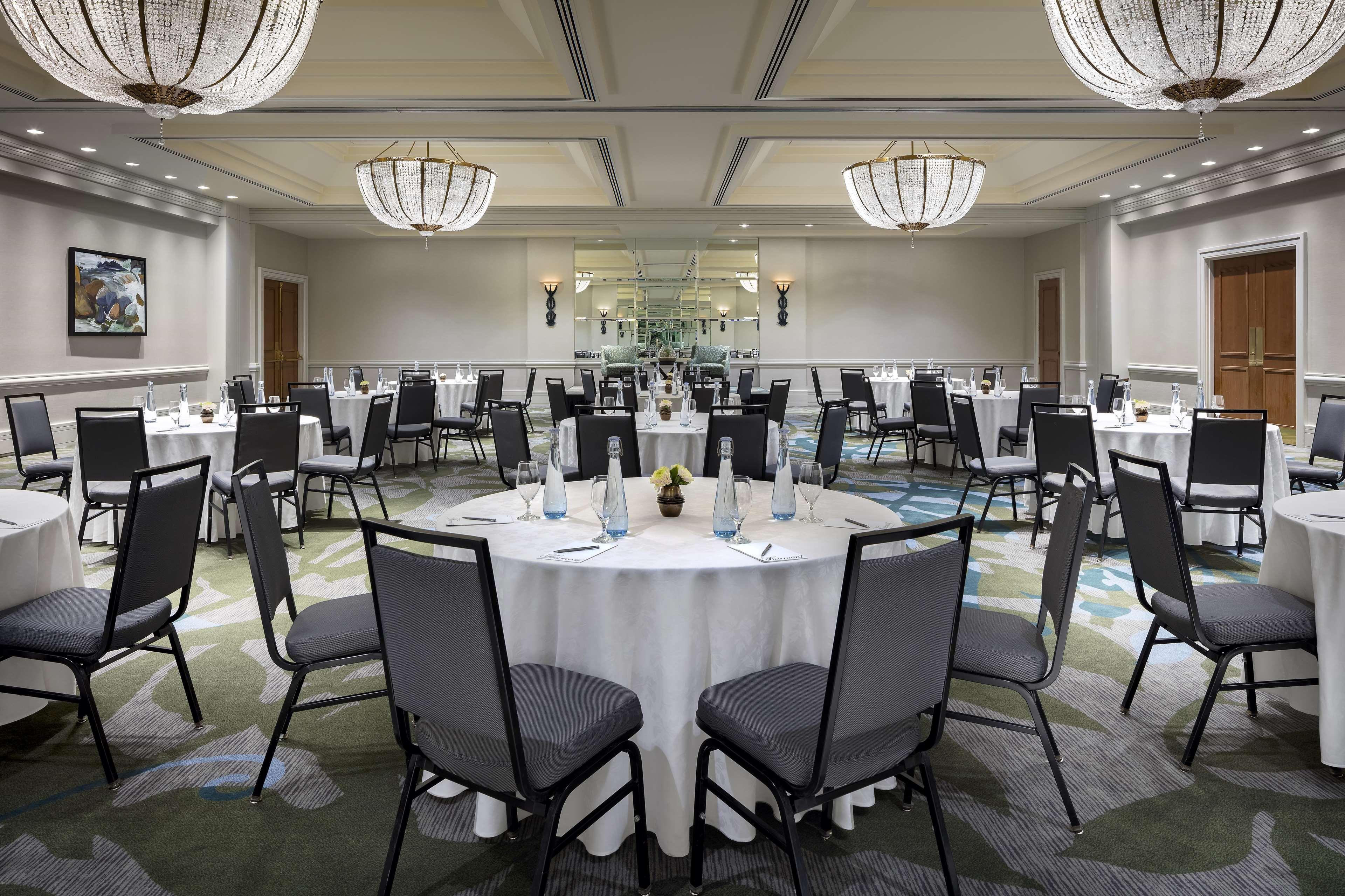 แฟร์มอนต์ วอเตอร์ฟรอนต์ Hotel แวนคูเวอร์ ภายนอก รูปภาพ The ballroom at the Westin