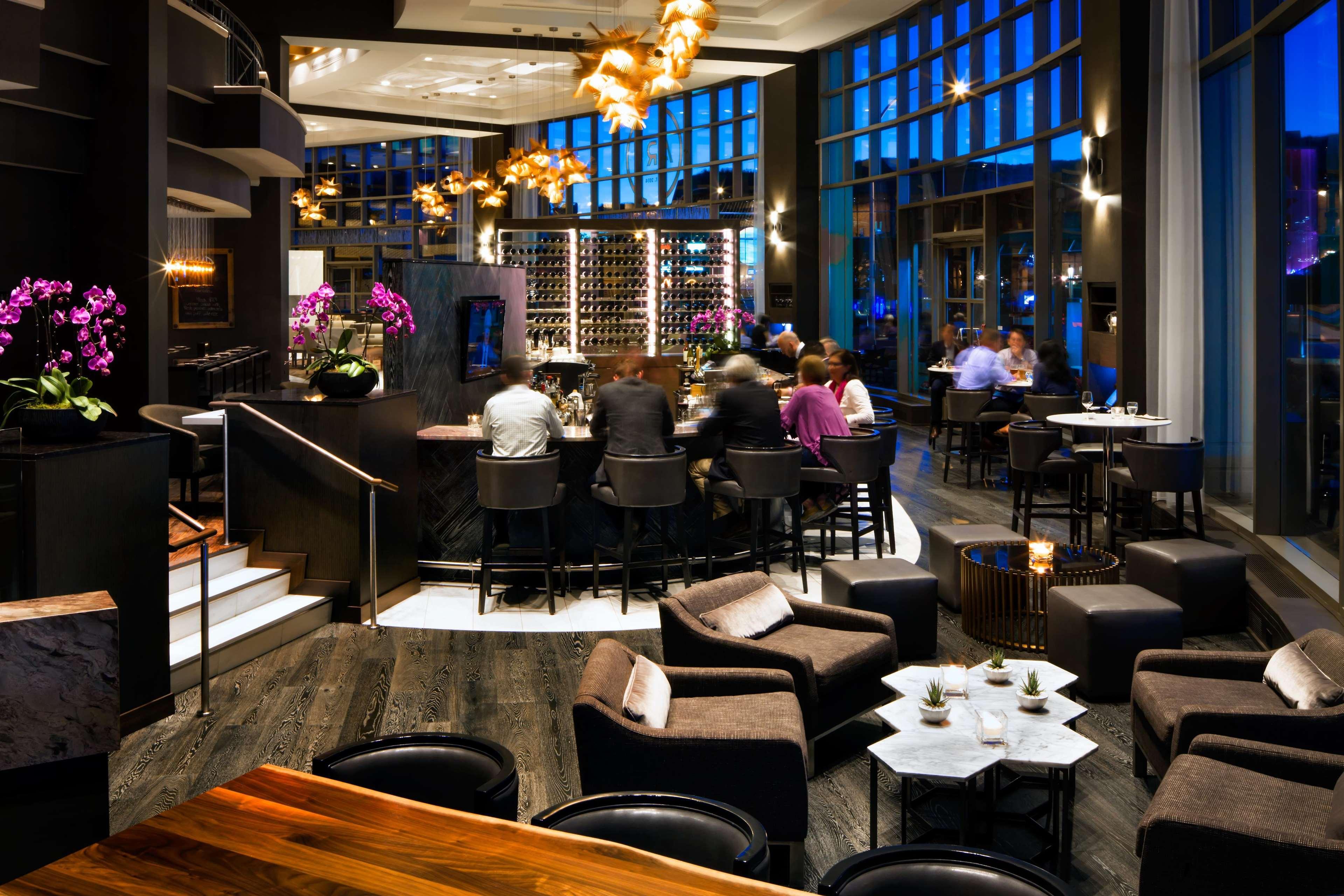แฟร์มอนต์ วอเตอร์ฟรอนต์ Hotel แวนคูเวอร์ ภายนอก รูปภาพ The bar at the 19th floor