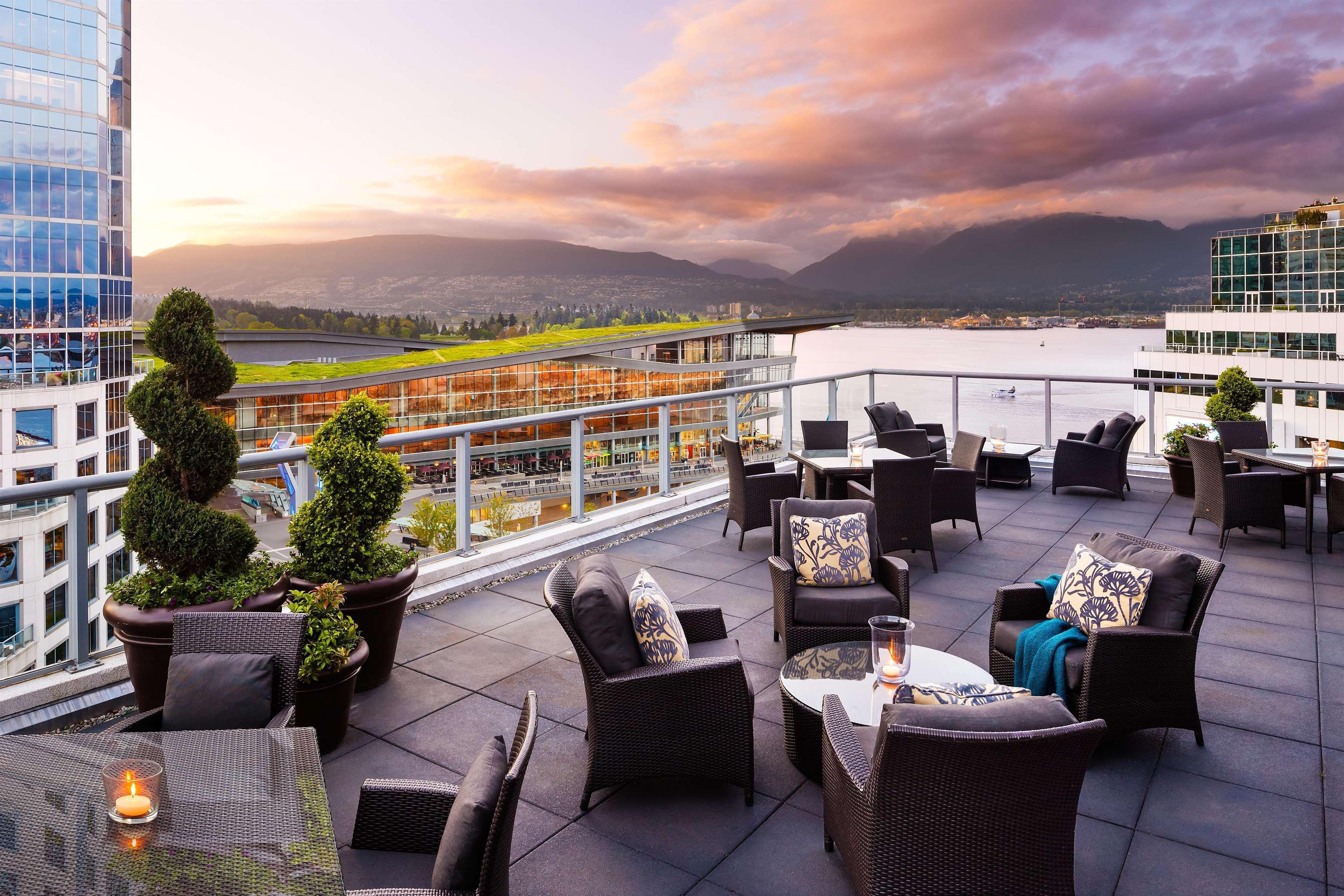 แฟร์มอนต์ วอเตอร์ฟรอนต์ Hotel แวนคูเวอร์ ภายนอก รูปภาพ The Westin Vancouver