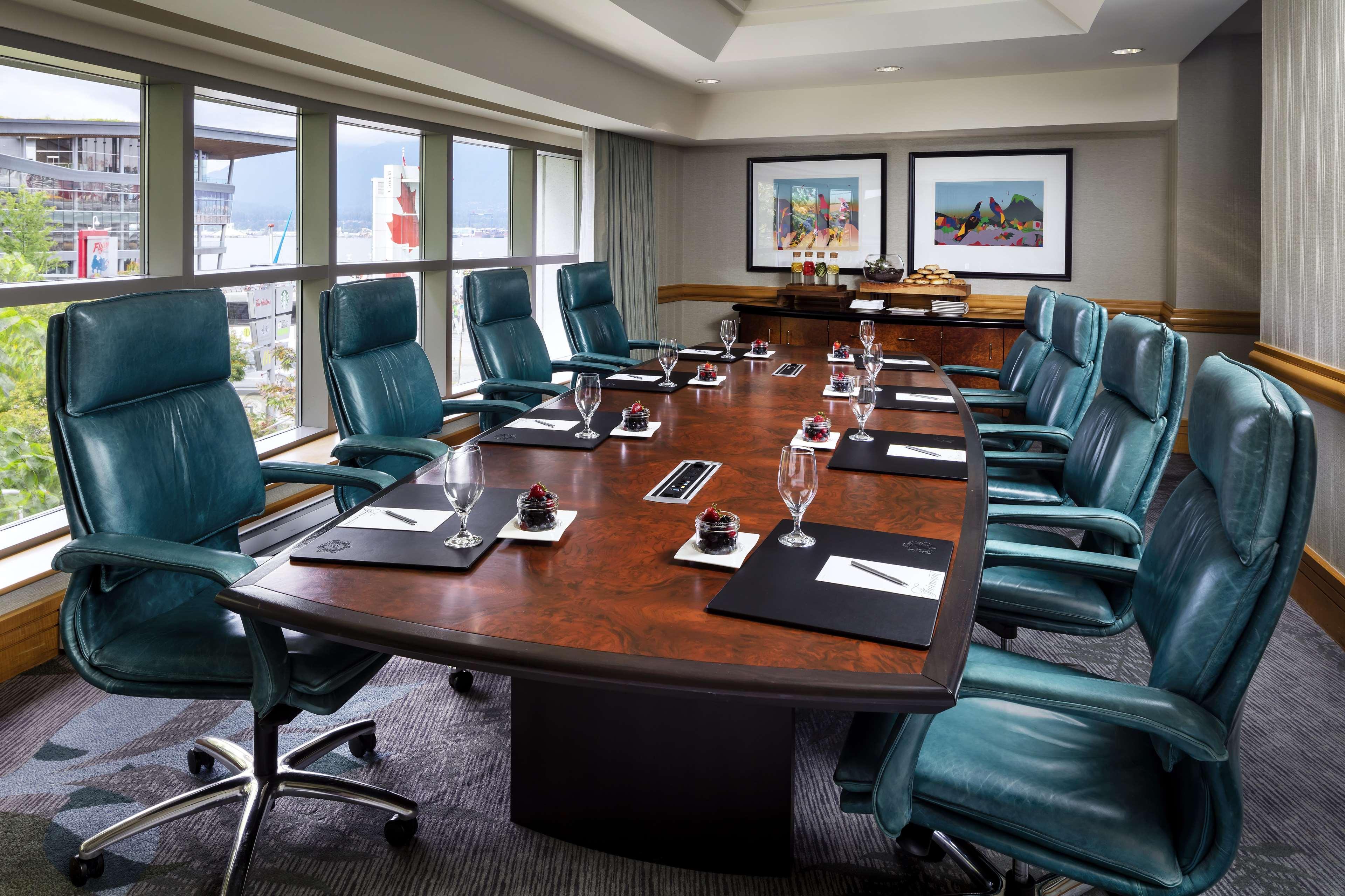 แฟร์มอนต์ วอเตอร์ฟรอนต์ Hotel แวนคูเวอร์ ภายนอก รูปภาพ A boardroom