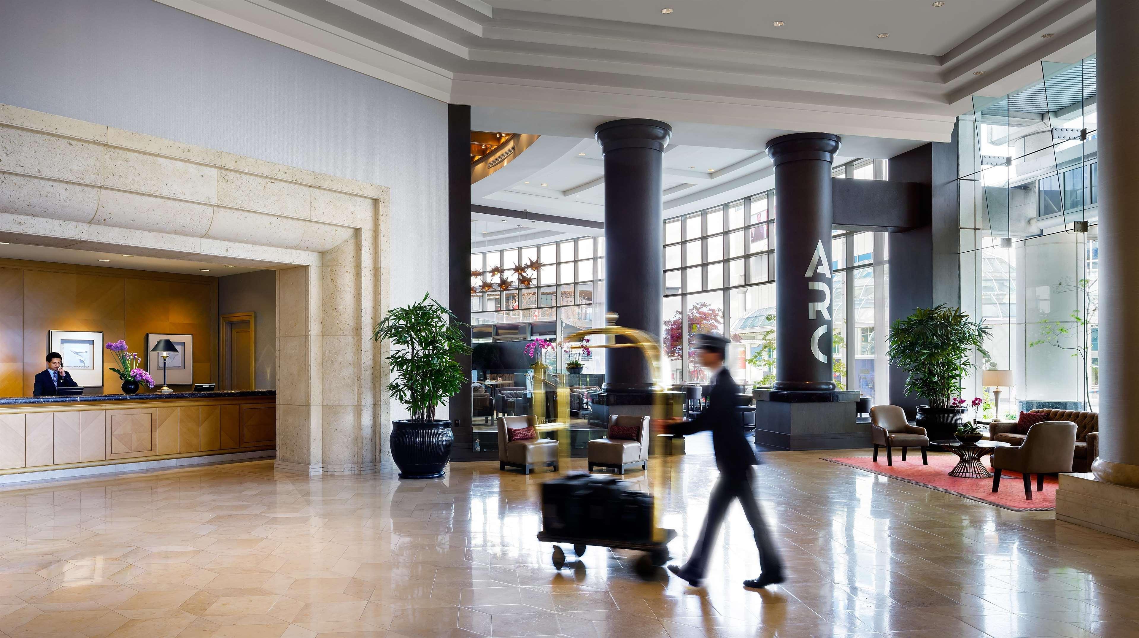 แฟร์มอนต์ วอเตอร์ฟรอนต์ Hotel แวนคูเวอร์ ภายนอก รูปภาพ Lobby