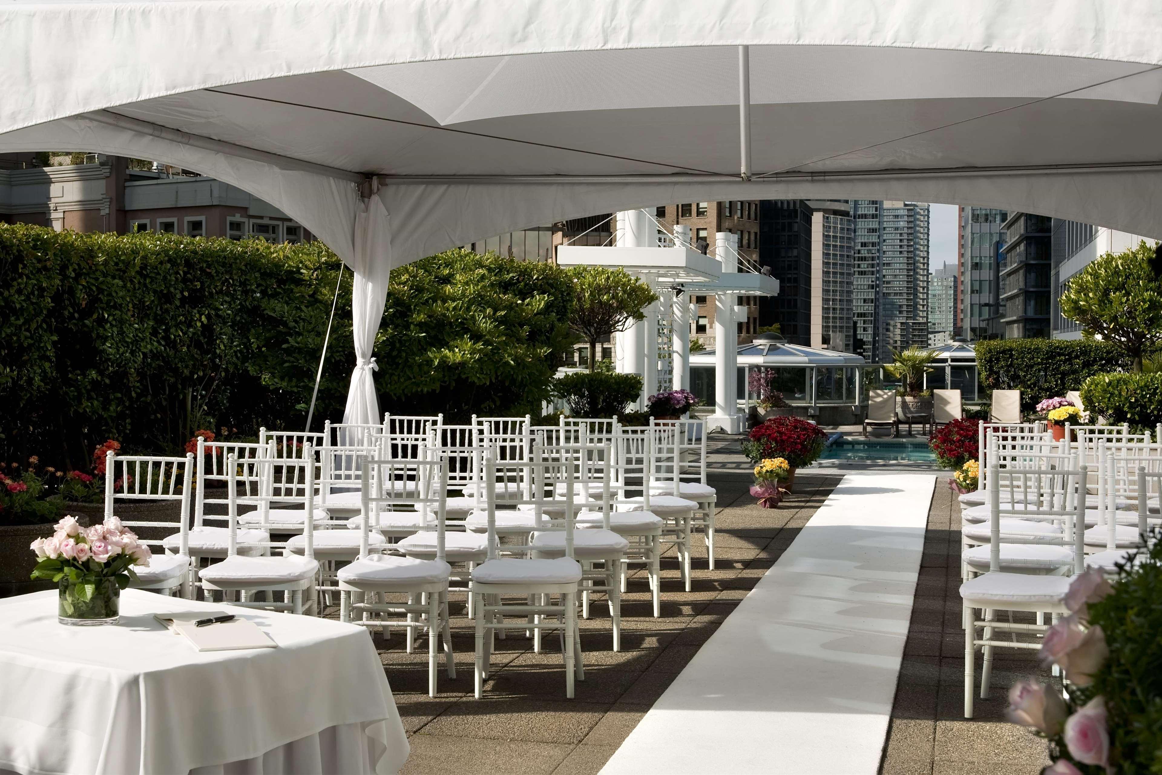 แฟร์มอนต์ วอเตอร์ฟรอนต์ Hotel แวนคูเวอร์ ภายนอก รูปภาพ The rooftop garden