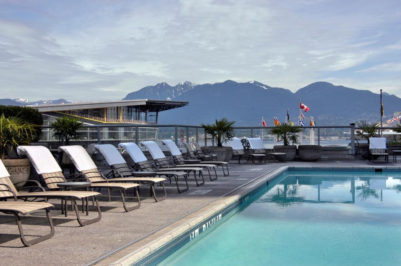 แฟร์มอนต์ วอเตอร์ฟรอนต์ Hotel แวนคูเวอร์ ห้อง รูปภาพ The pool at the Westin Vancouver Airport